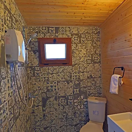 Muhtesem Deniz Manzarali Agac Ev Aparthotel *